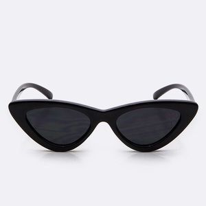 |NEW| iconic cat eye fashion sunglasses